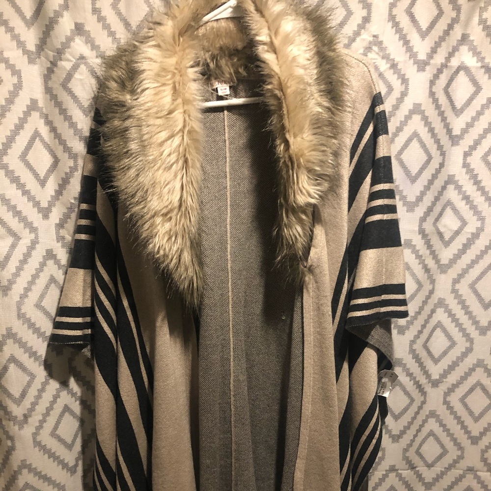 Long fur kimono/drape